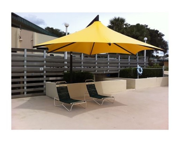 Hexagonal Waterproof Vista Cantilever Umbrella Shade Structure With Steel Frame