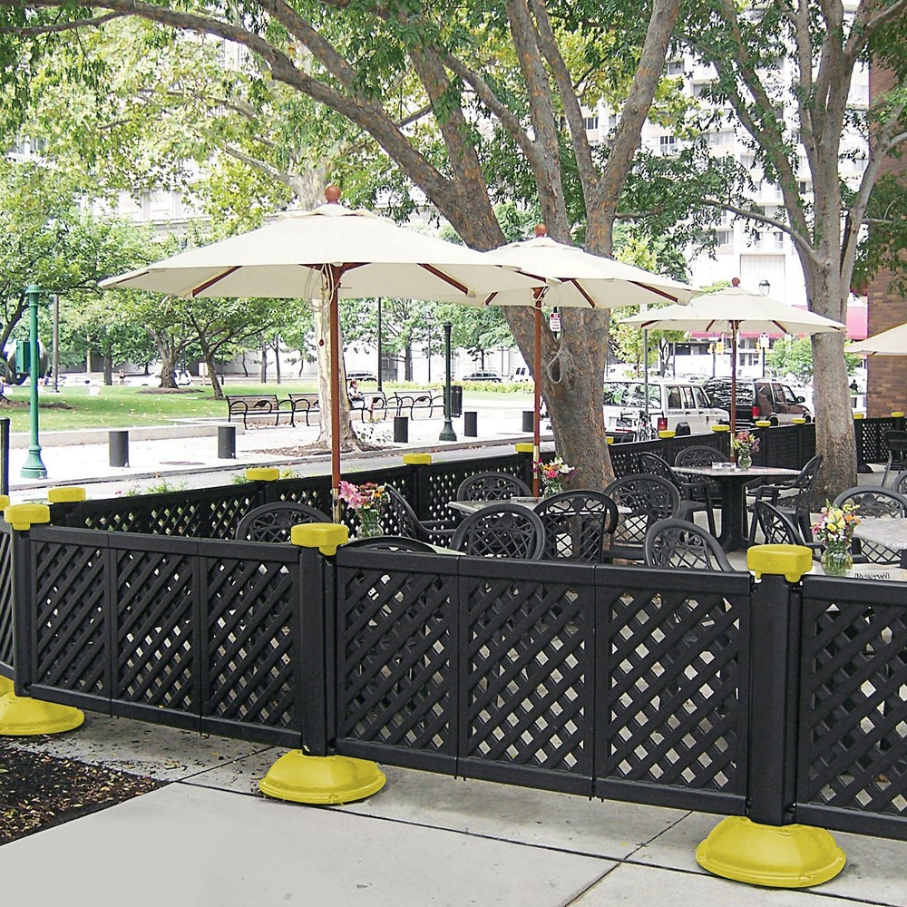 Decorative Lattice Style Resin Patio Fencing with Portable Bases